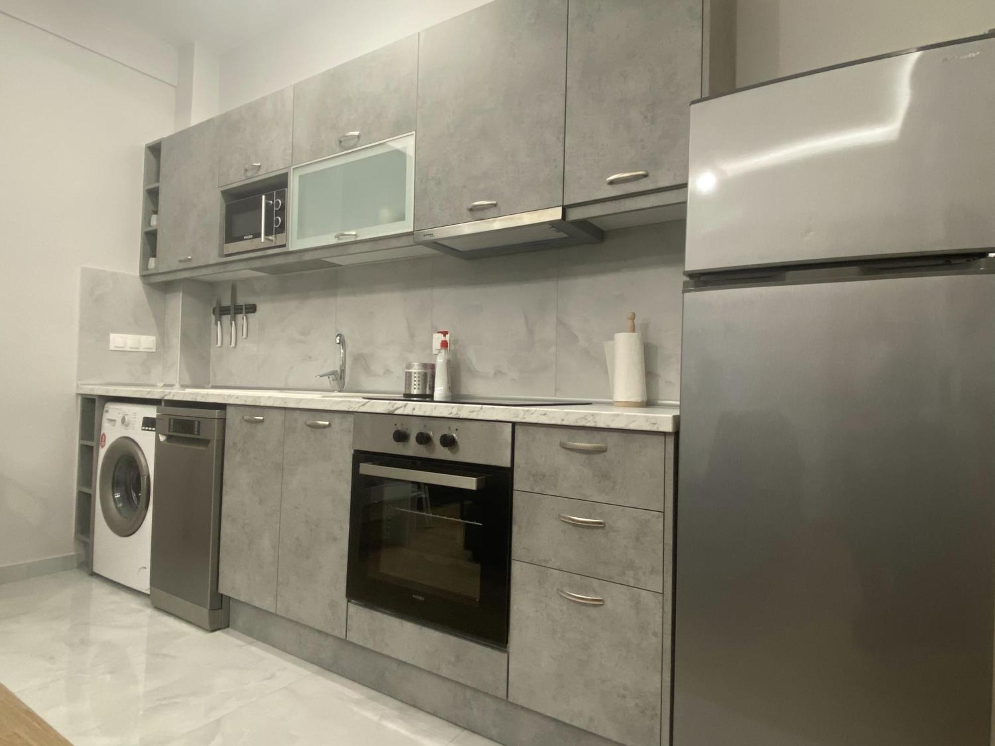 Renovated With Separate Access Appartement